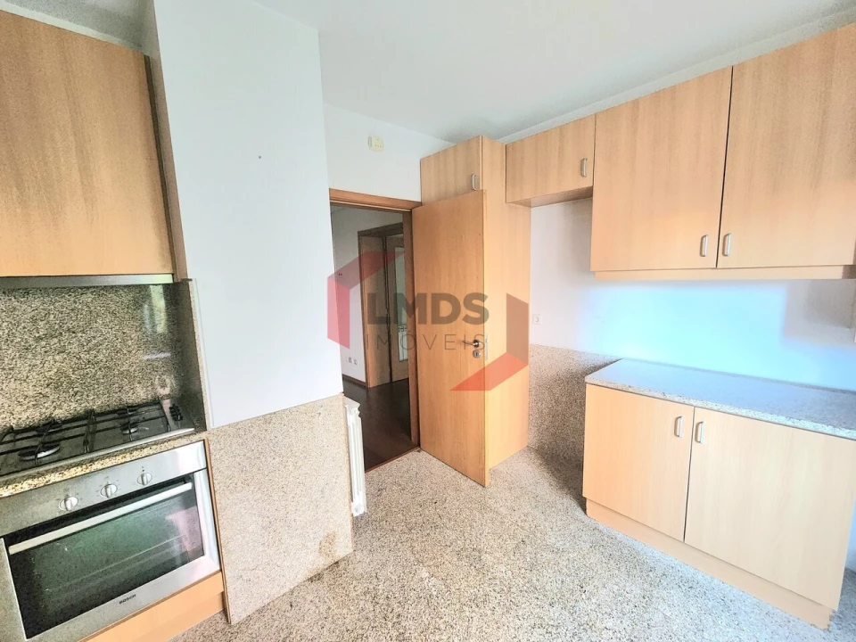 Apartamento T2 para Venda em Oliveira do Douro Foto 7