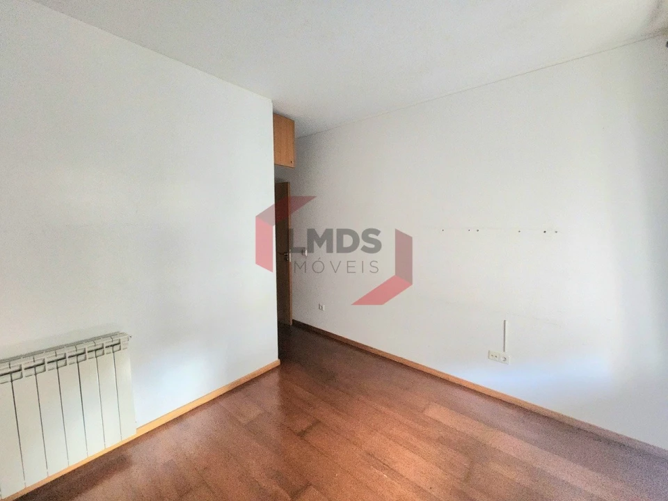 Apartamento T2 para Venda em Oliveira do Douro Foto 16