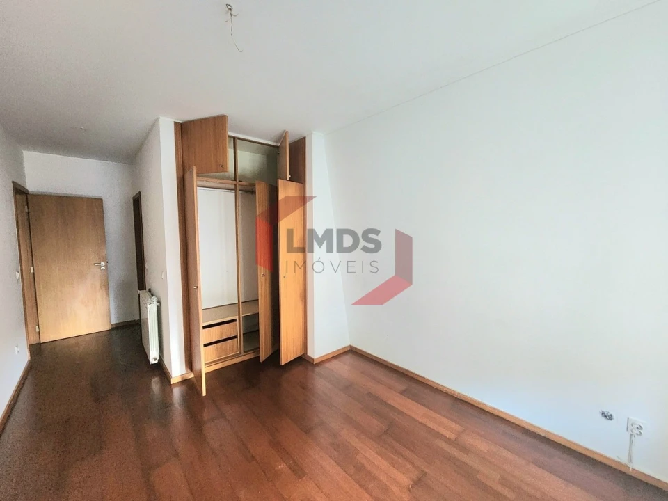 Apartamento T2 para Venda em Oliveira do Douro Foto 14