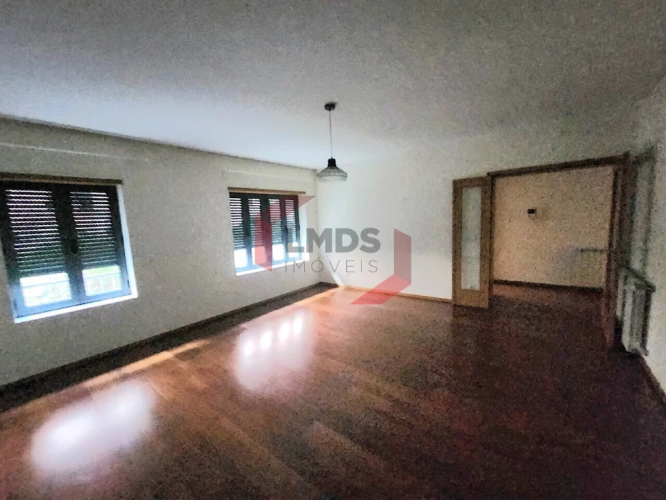 Apartamento T2 para Venda em Oliveira do Douro Foto 11