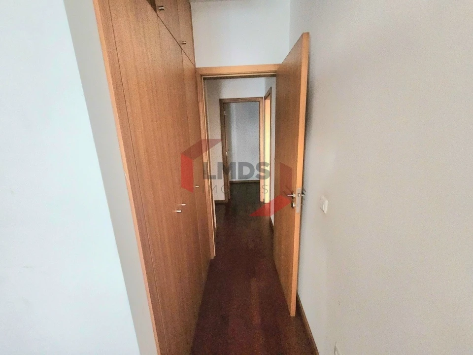 Apartamento T2 para Venda em Oliveira do Douro Foto 17