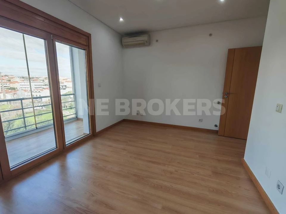 Apartamento T3 para Venda em Odivelas Foto 9