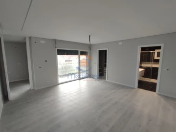 Apartamento T2 para Venda em Santo António dos Cavaleiros e Frielas