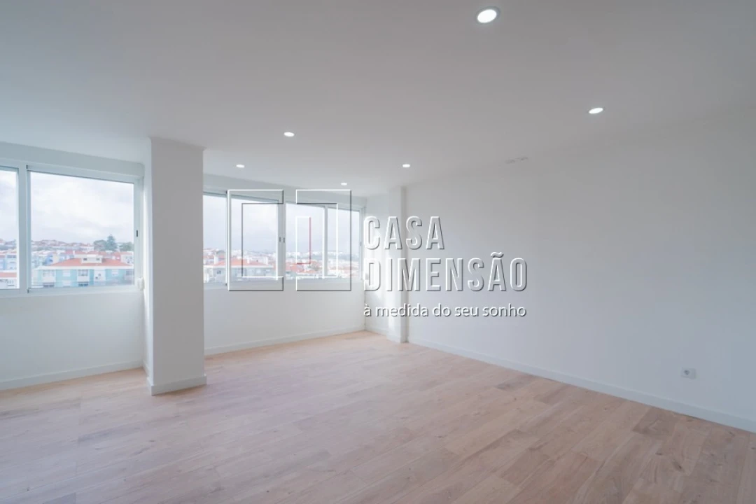 Apartamento T4 para Venda em Águas Livres Foto 1