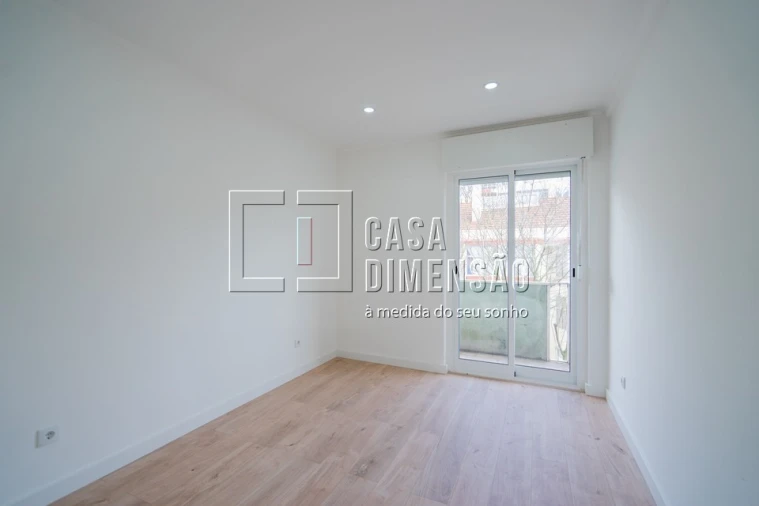 Apartamento T4 para Venda em Águas Livres Foto 14