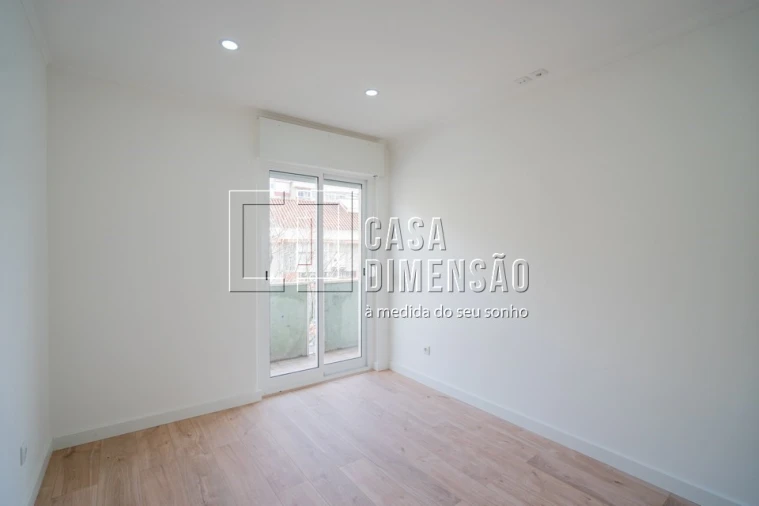 Apartamento T4 para Venda em Águas Livres Foto 15