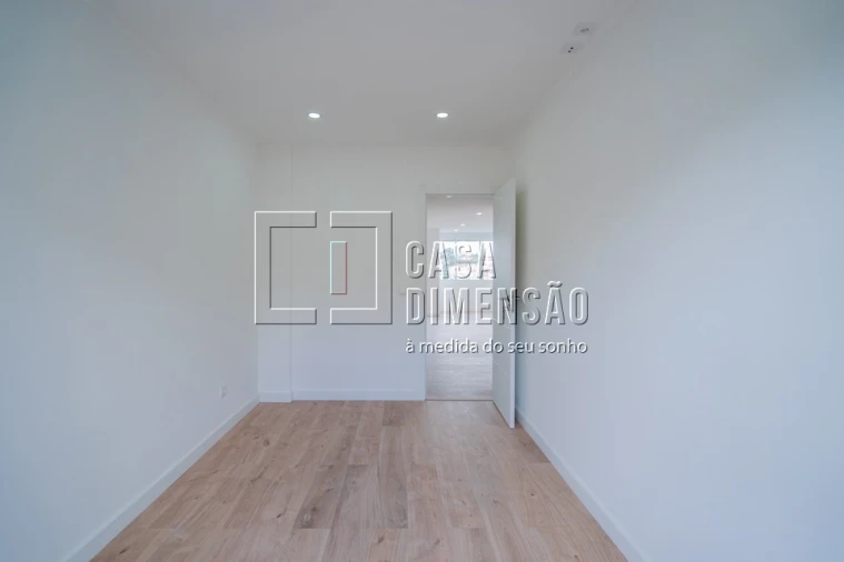 Apartamento T4 para Venda em Águas Livres Foto 20