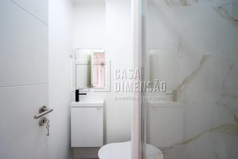 Apartamento T4 para Venda em Águas Livres Foto 31