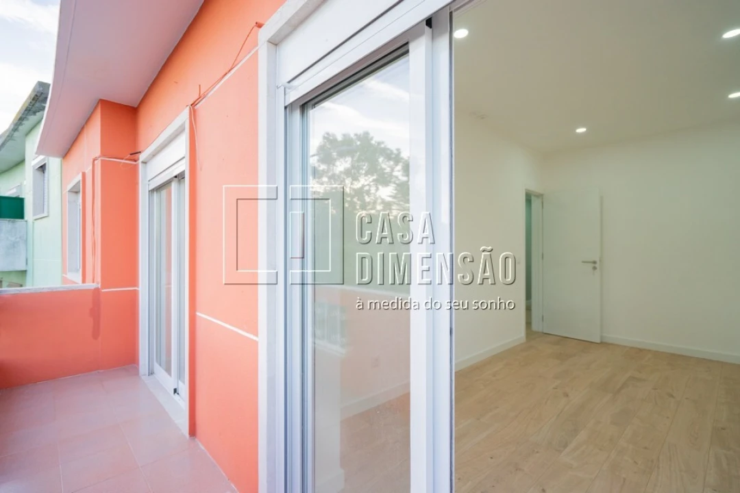 Apartamento T3 para Venda em Águas Livres Foto 1