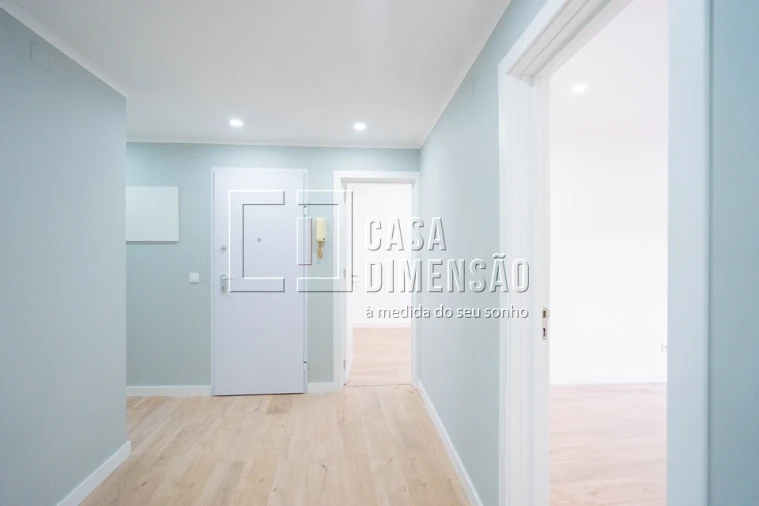 Apartamento T3 para Venda em Águas Livres Foto 2