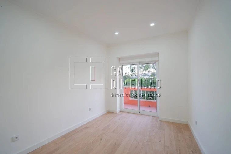 Apartamento T3 para Venda em Águas Livres Foto 29