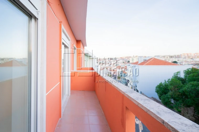 Apartamento T3 para Venda em Águas Livres Foto 31