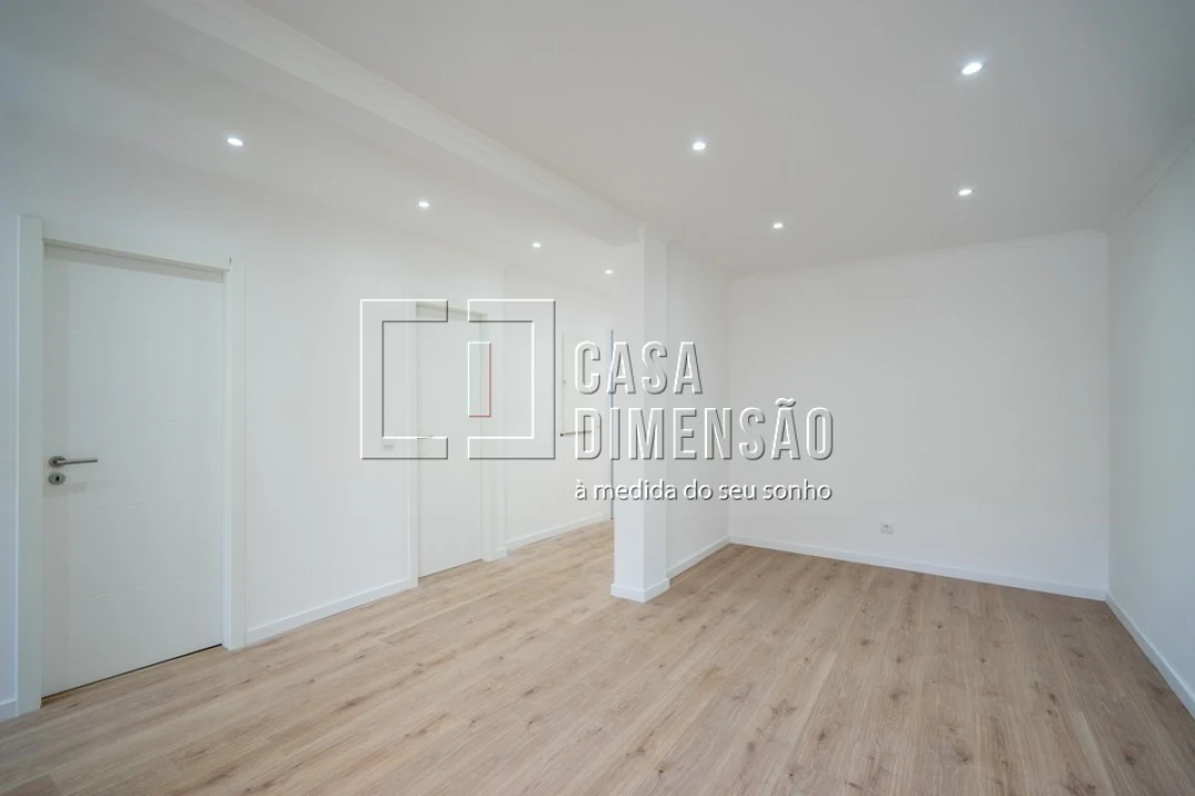 Apartamento T3 para Venda em Queluz e Belas Foto 8