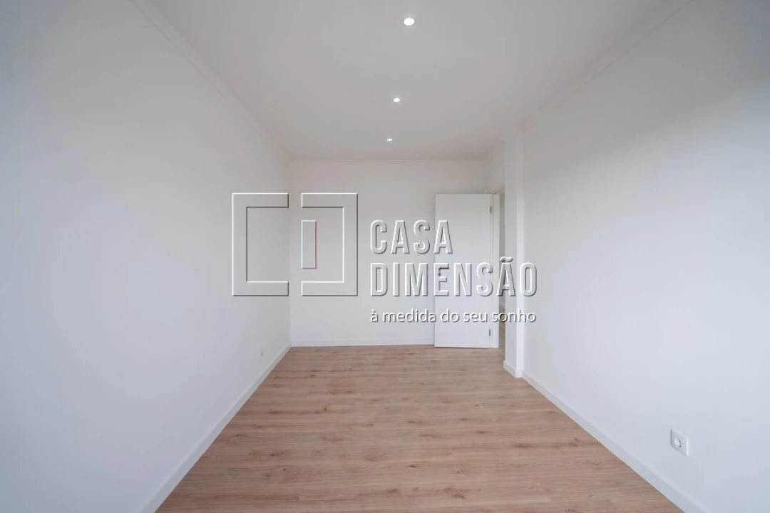 Apartamento T3 para Venda em Queluz e Belas Foto 25