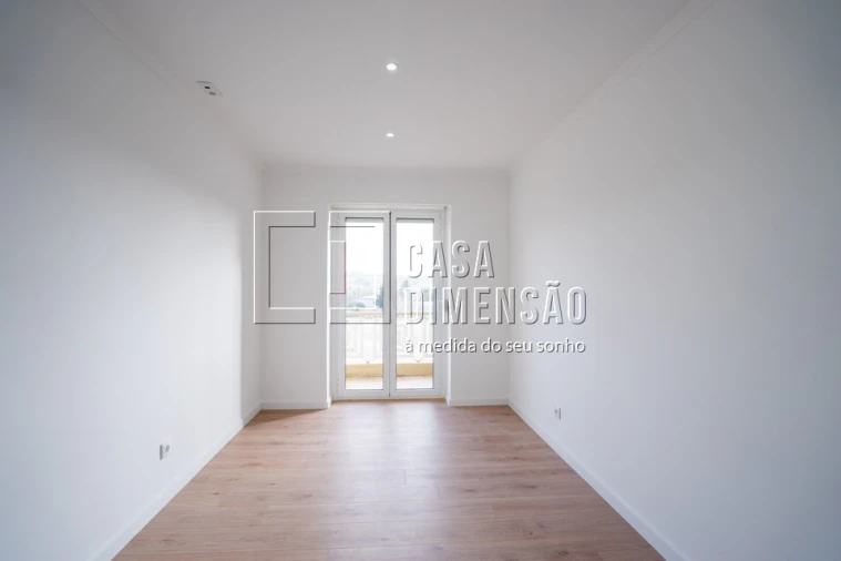 Apartamento T3 para Venda em Queluz e Belas Foto 24