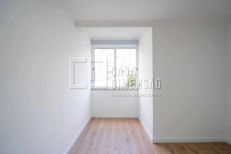 Apartamento T3 para Venda em Queluz e Belas Foto 28