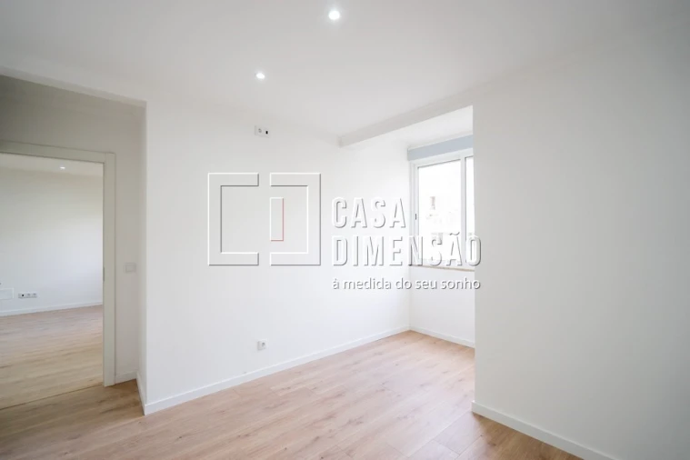 Apartamento T3 para Venda em Queluz e Belas Foto 29