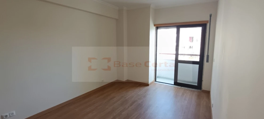 Apartamento T3 para Venda em Rio de Mouro Foto 9