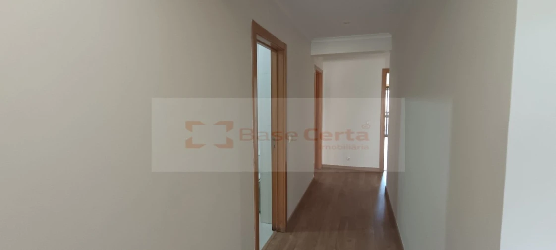 Apartamento T3 para Venda em Rio de Mouro Foto 30