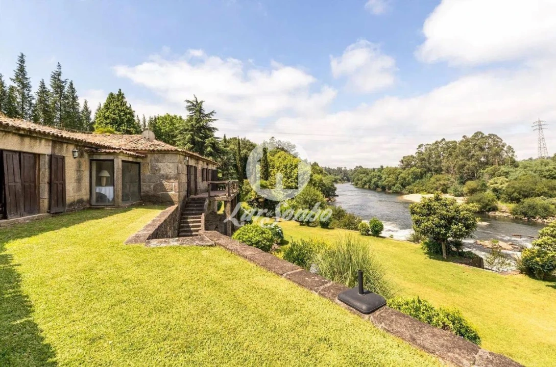 Moradia T6 para Venda em Barcelinhos Foto 1