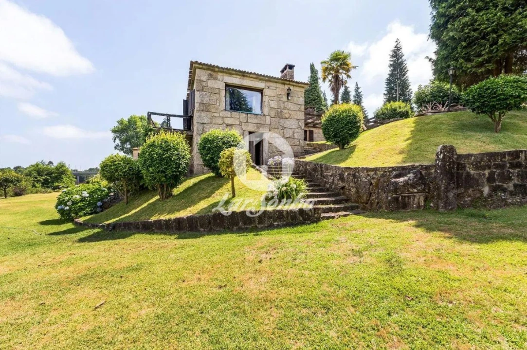 Moradia T6 para Venda em Barcelinhos Foto 6