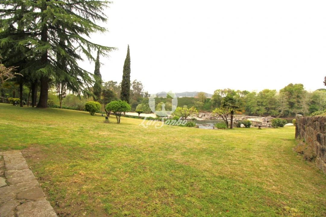 Moradia T6 para Venda em Barcelinhos Foto 13