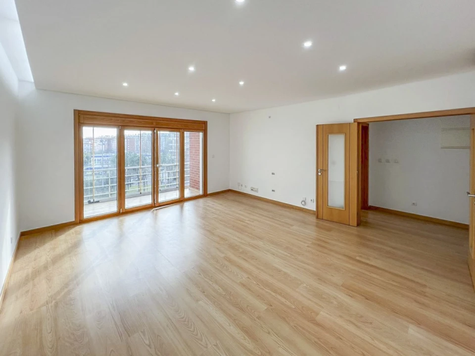 Apartamento T3 para Venda em Odivelas Foto 1