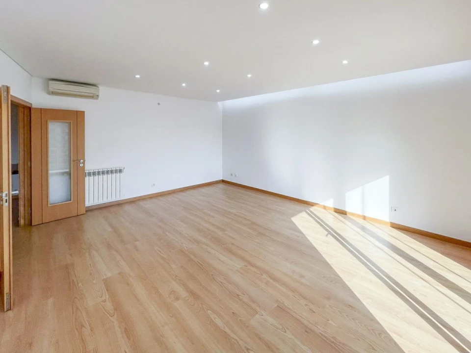 Apartamento T3 para Venda em Odivelas Foto 4