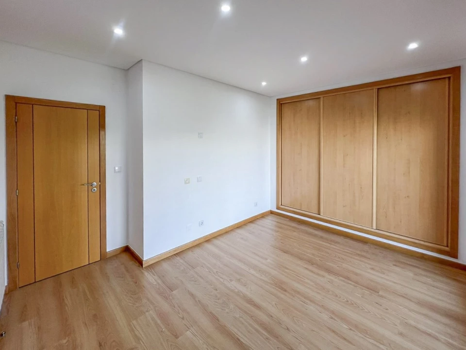 Apartamento T3 para Venda em Odivelas Foto 11