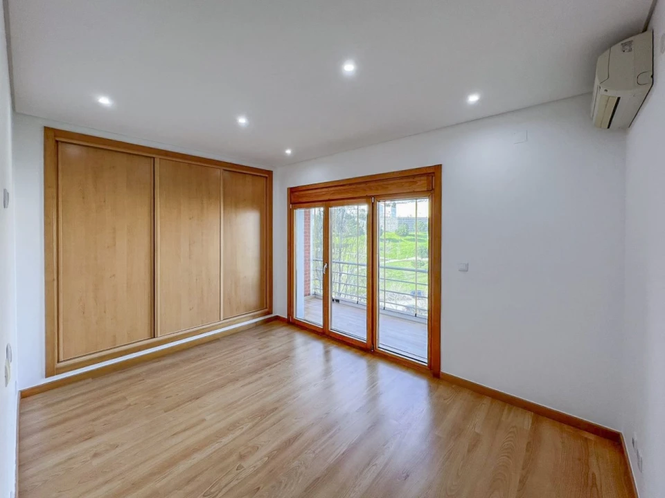 Apartamento T3 para Venda em Odivelas Foto 8