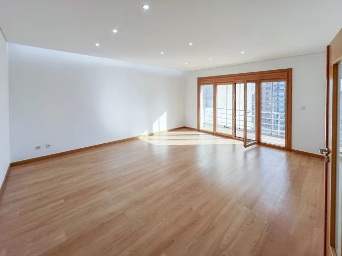 Apartamento T3 para Venda em Odivelas Foto 3