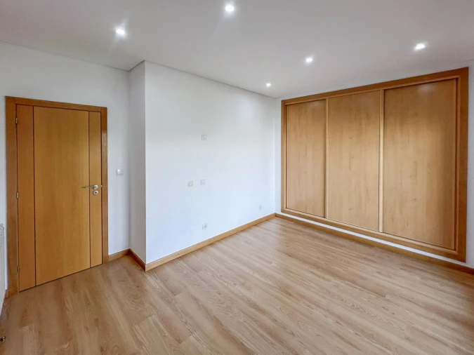 Apartamento T3 para Venda em Odivelas Foto 11