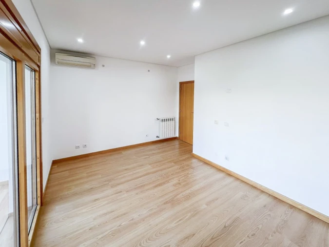 Apartamento T3 para Venda em Odivelas Foto 10