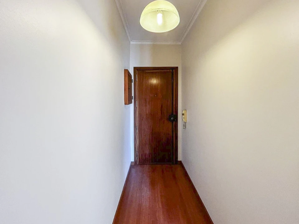 Apartamento T2 para Venda em Queluz e Belas Foto 2