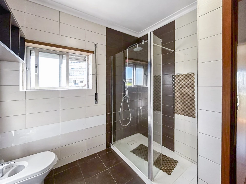 Apartamento T2 para Venda em Queluz e Belas Foto 14