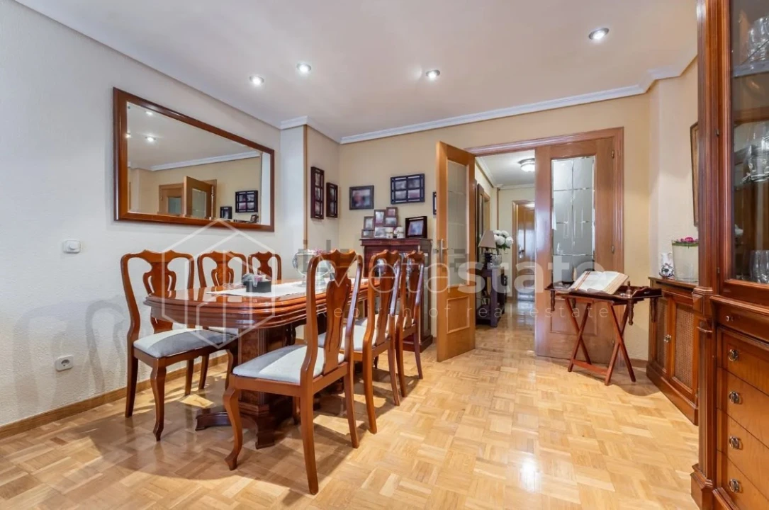 Apartamento T4 para Venda em Areeiro Foto 4