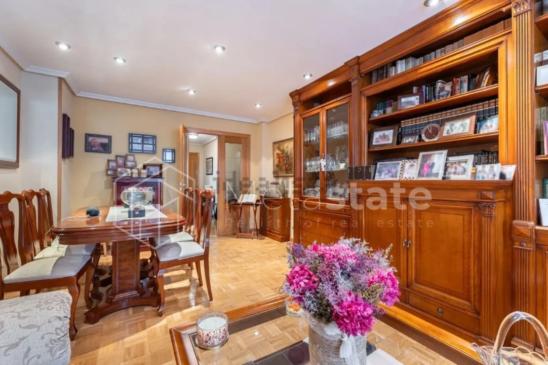 Apartamento T4 para Venda em Areeiro Foto 5