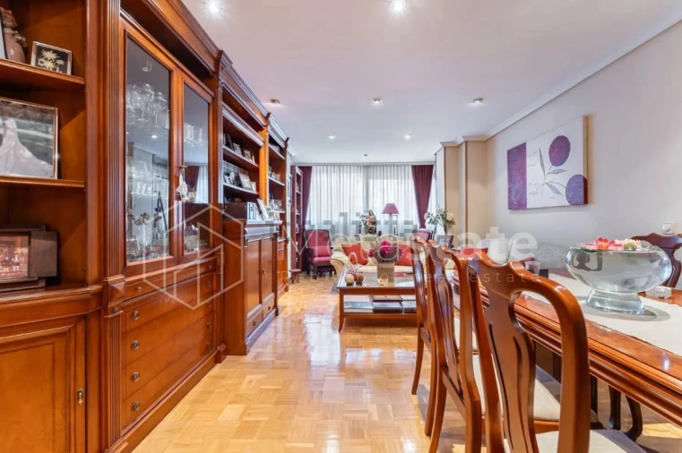 Apartamento T4 para Venda em Areeiro