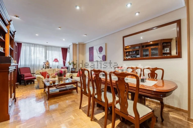 Apartamento T4 para Venda em Areeiro Foto 3