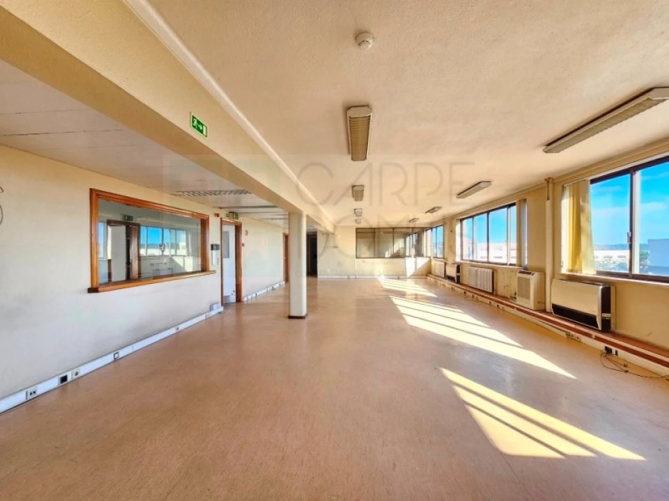 Prédio para Venda em Alfragide Foto 5