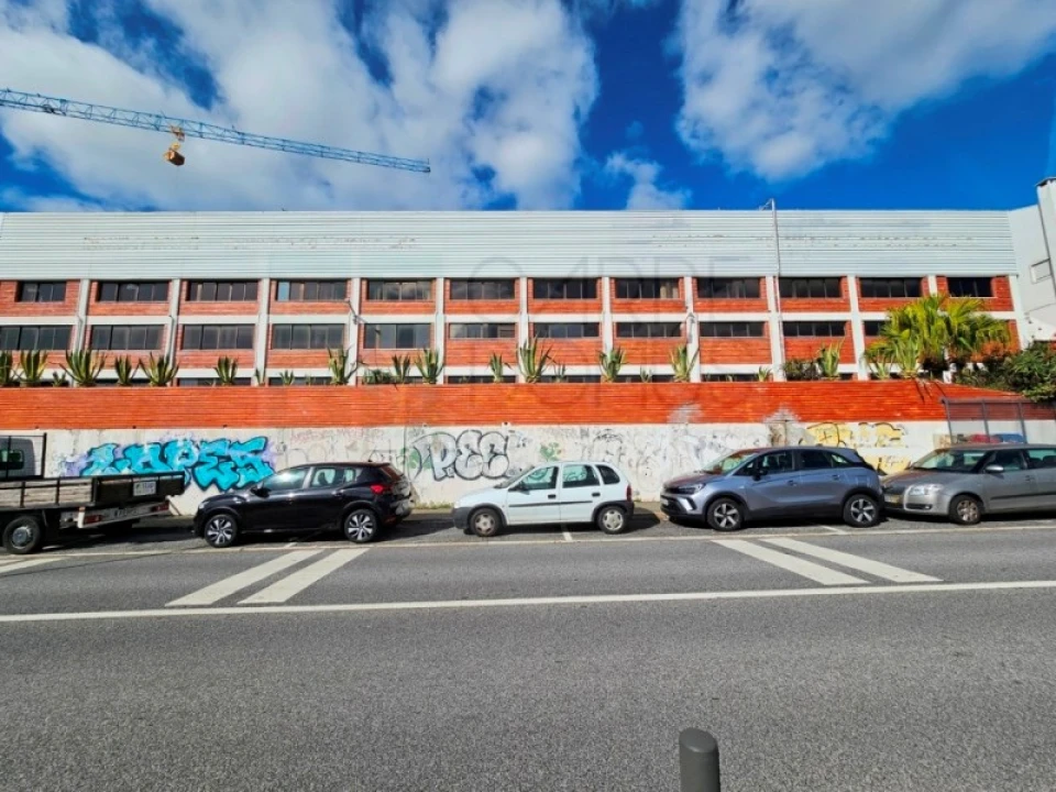 Prédio para Venda em Alfragide Foto 1