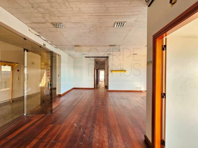 Prédio para Venda em Alfragide Foto 14