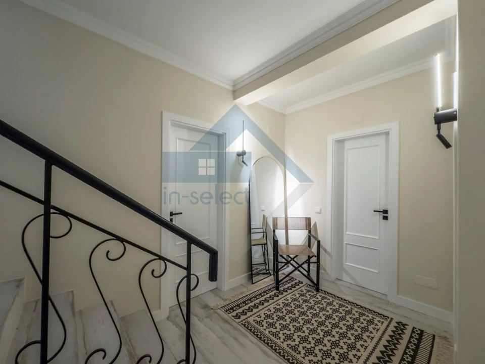 Moradia T4 para Venda em Quelfes Foto 22