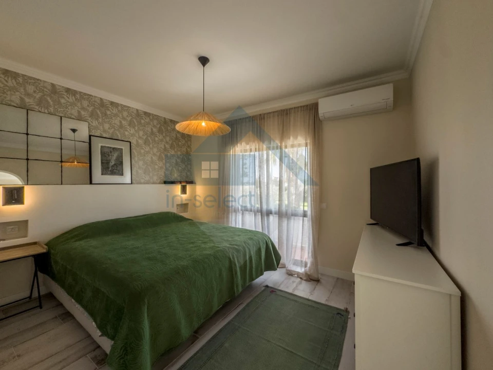 Moradia T4 para Venda em Quelfes Foto 24