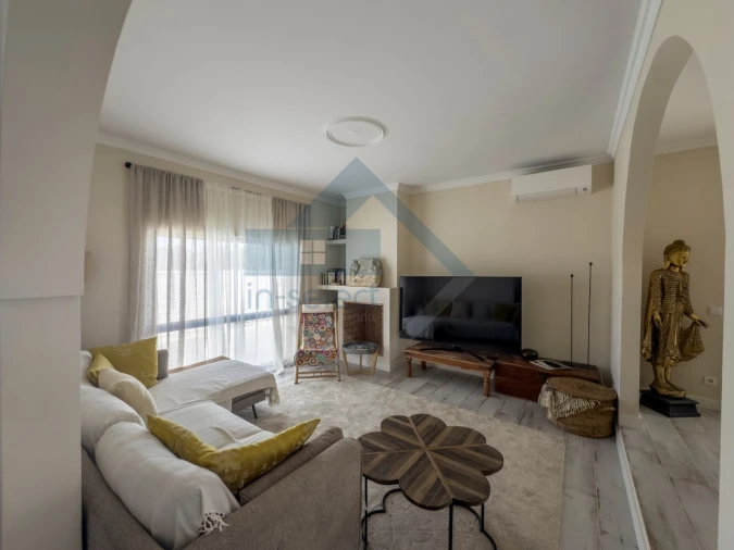 Moradia T4 para Venda em Quelfes Foto 9