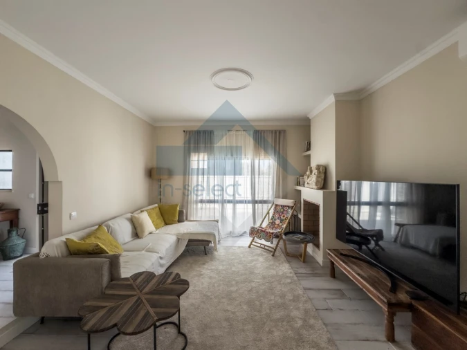 Moradia T4 para Venda em Quelfes Foto 10