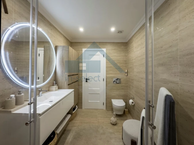 Moradia T4 para Venda em Quelfes Foto 33