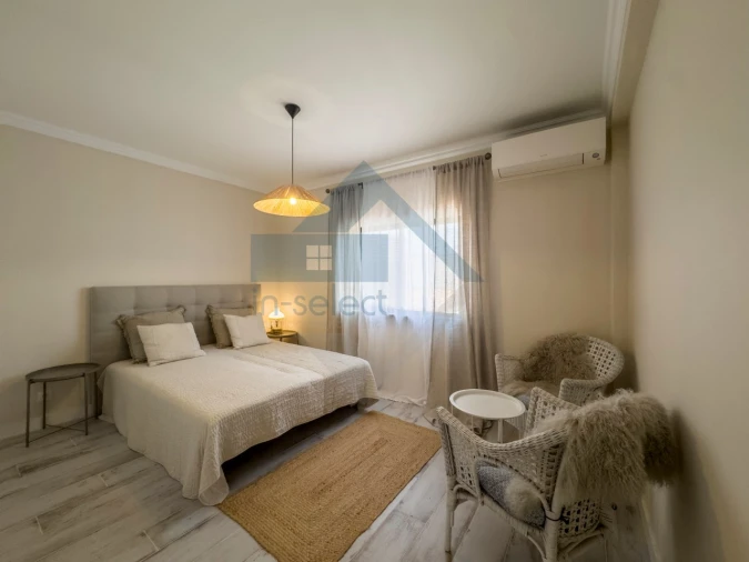 Moradia T4 para Venda em Quelfes Foto 34