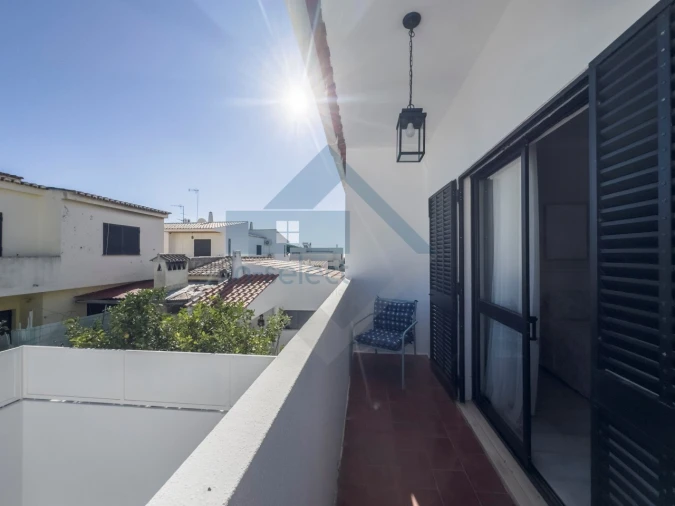 Moradia T4 para Venda em Quelfes Foto 38