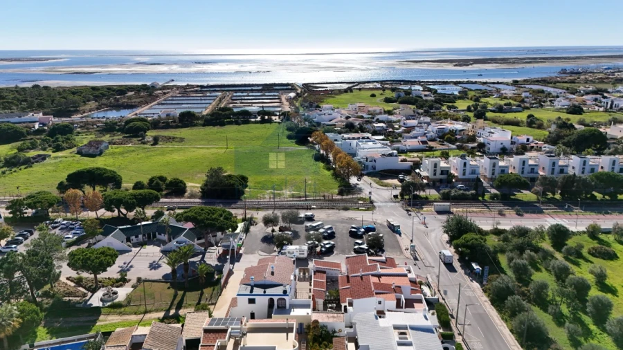 Moradia T4 para Venda em Quelfes Foto 41